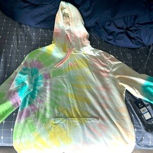 Brand new women’s Fila sweatshirt pull over